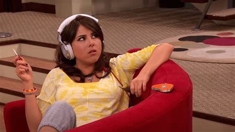 Dan Schneider Wrote Sexualized Victorious Scenes, .